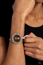 Load image into Gallery viewer, Organic Orchard - Brown