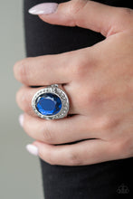 Load image into Gallery viewer, Queen Scene - Blue