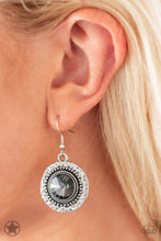 Load image into Gallery viewer, Global Glamour - Silver